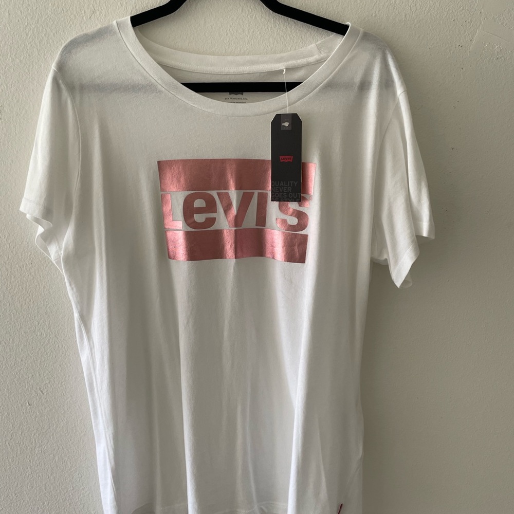 COPY - Levi’s Woman’s T shirt NWT 1x - Picture 2 of 6